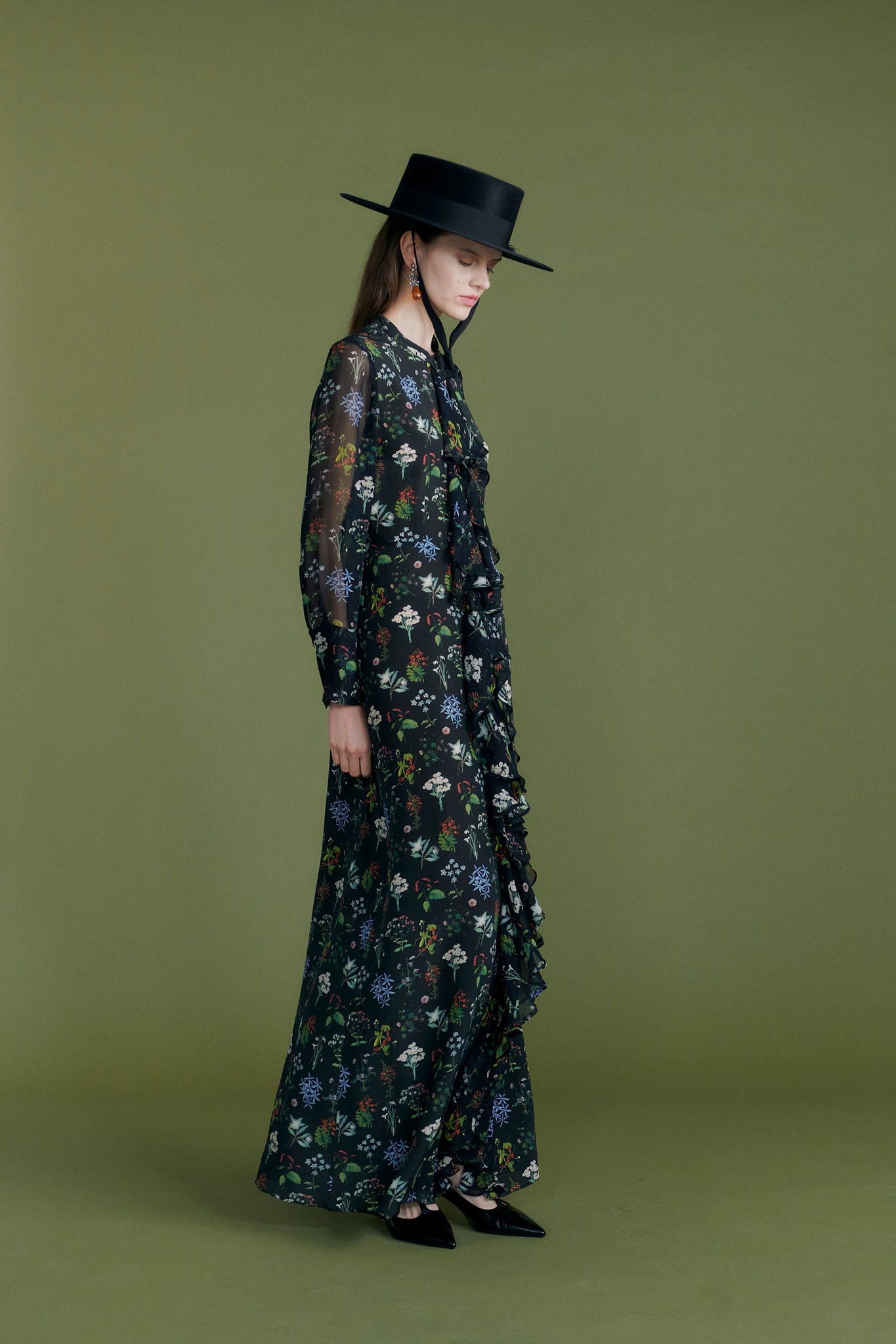 Long dress with ruffles and "Botanical" print