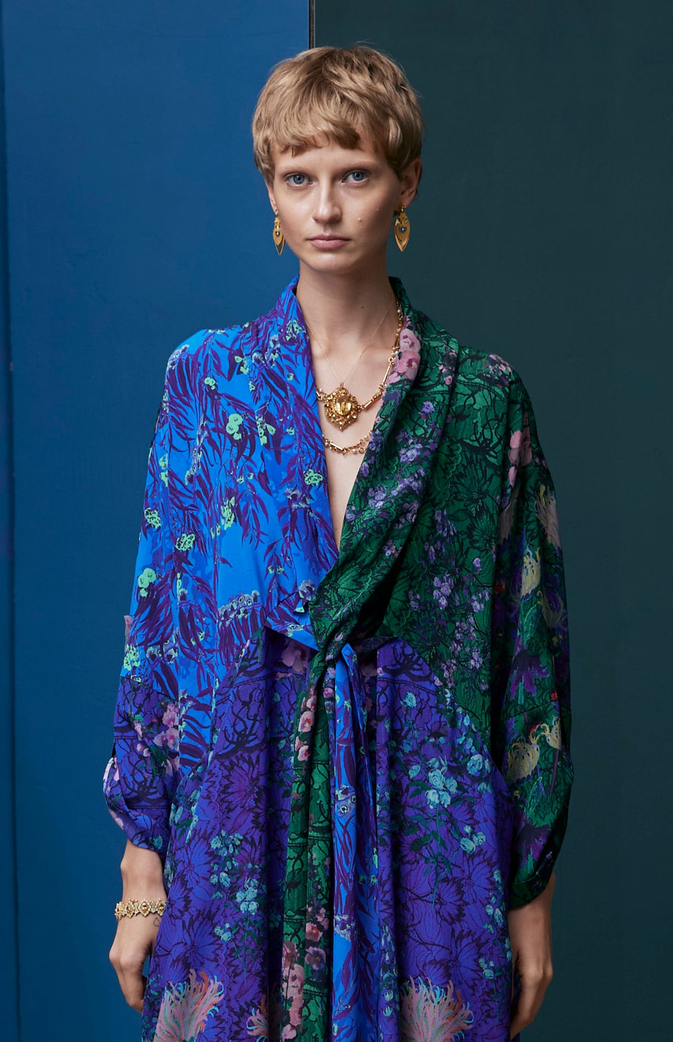 FW25-V011 Kimono estampado "Floral sobre encaje"