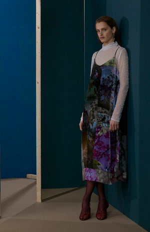 FW25-V014 Vestido en terciopelo estampado “Papel pintado”